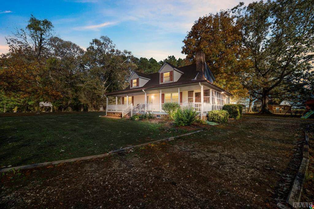 107 Park Circle East - Photo 1