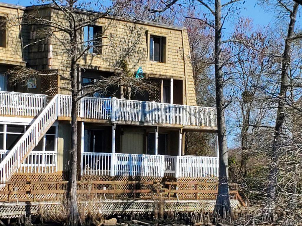 1 Camden Causeway - Photo 1