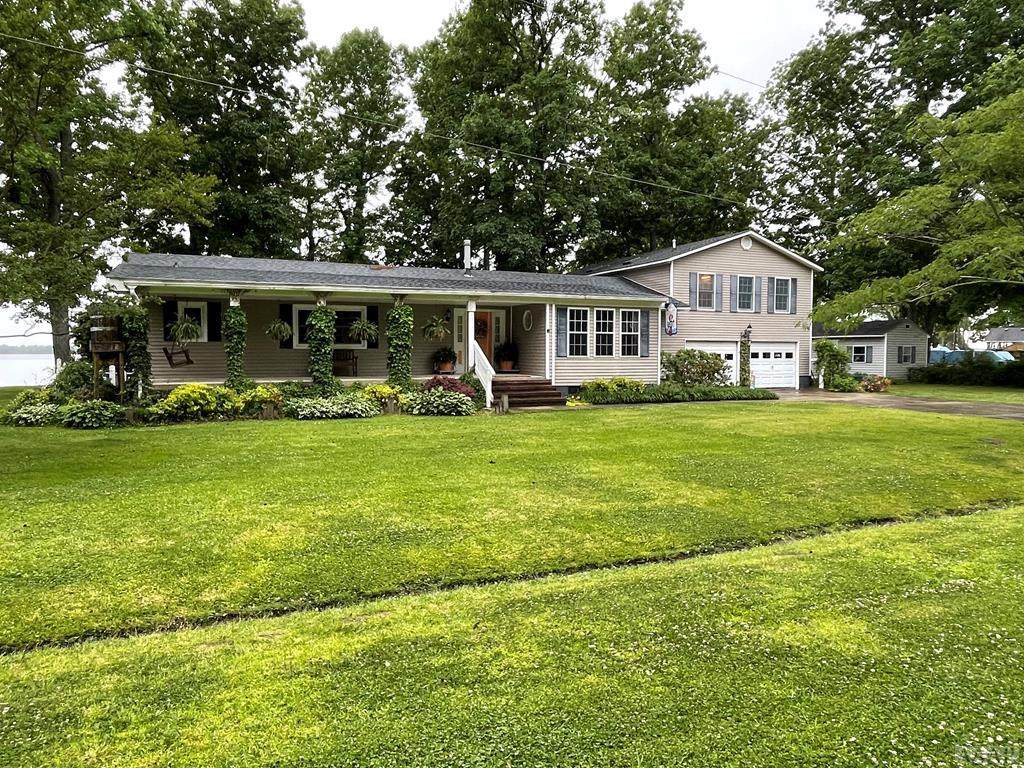 205 Poplar Drive - Photo 1
