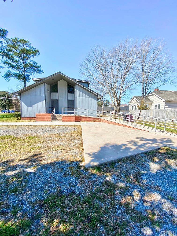 318 Hughes Blvd - Photo 1