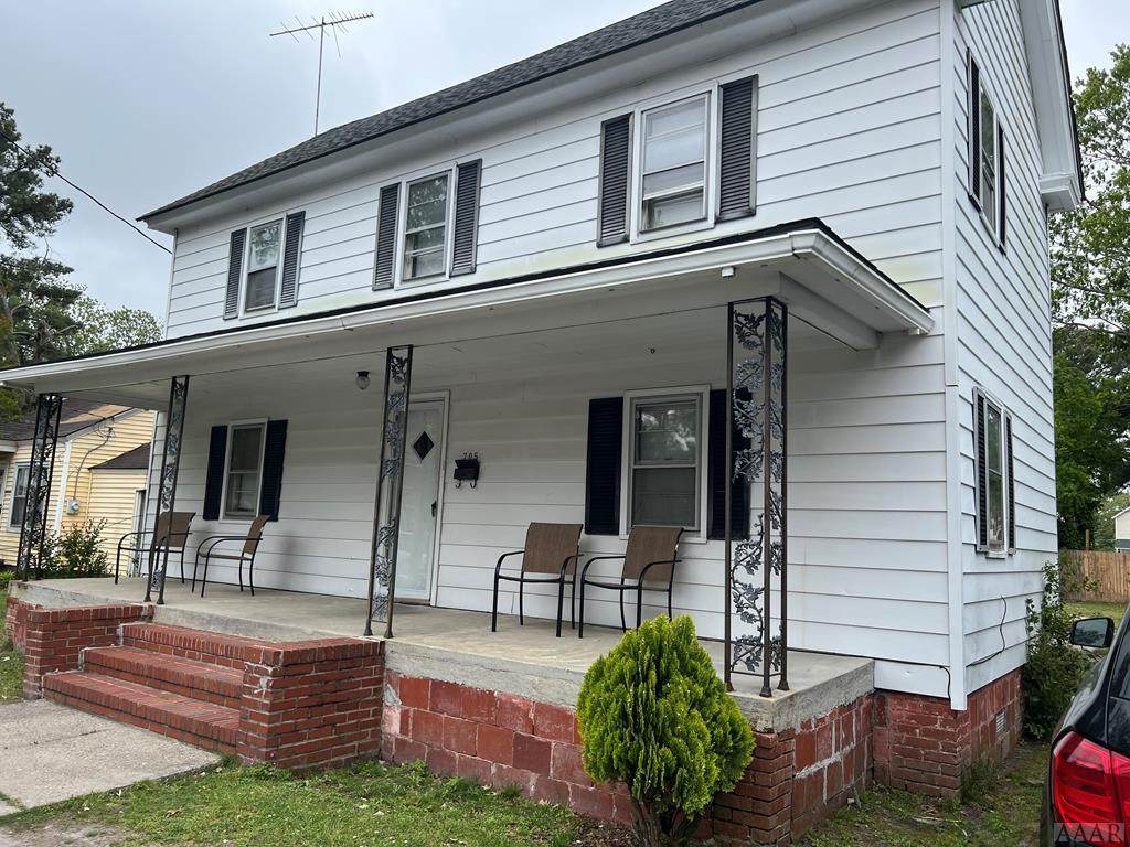 705 Greenleaf Street - Photo 1