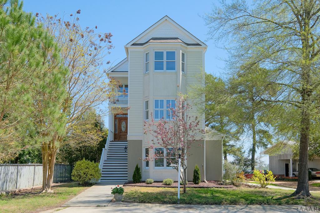 305 Queen Anne Drive - Photo 1