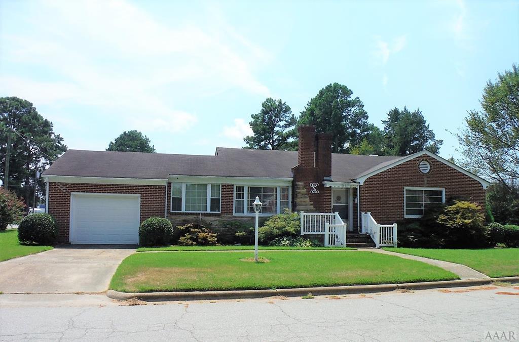 720 Everett Street - Photo 1