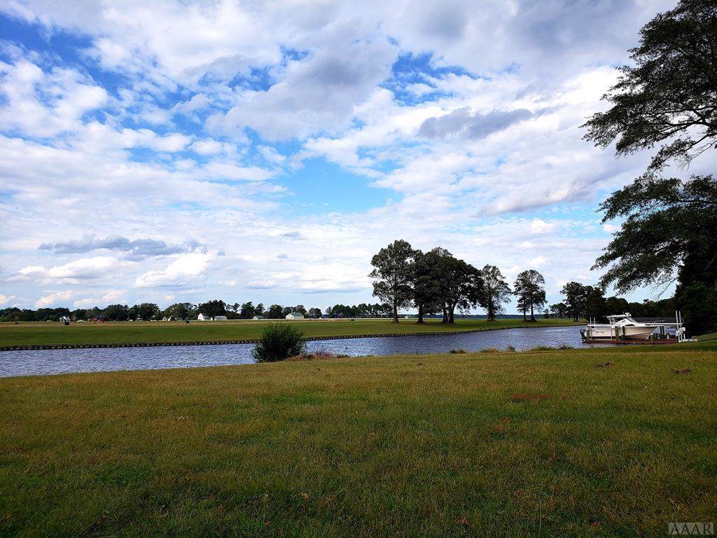 129 Pelican Pointe Drive - Photo 1