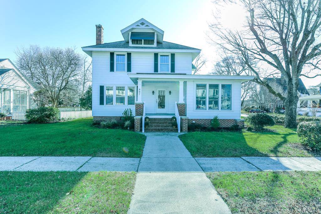 807 Baxter St - Photo 1