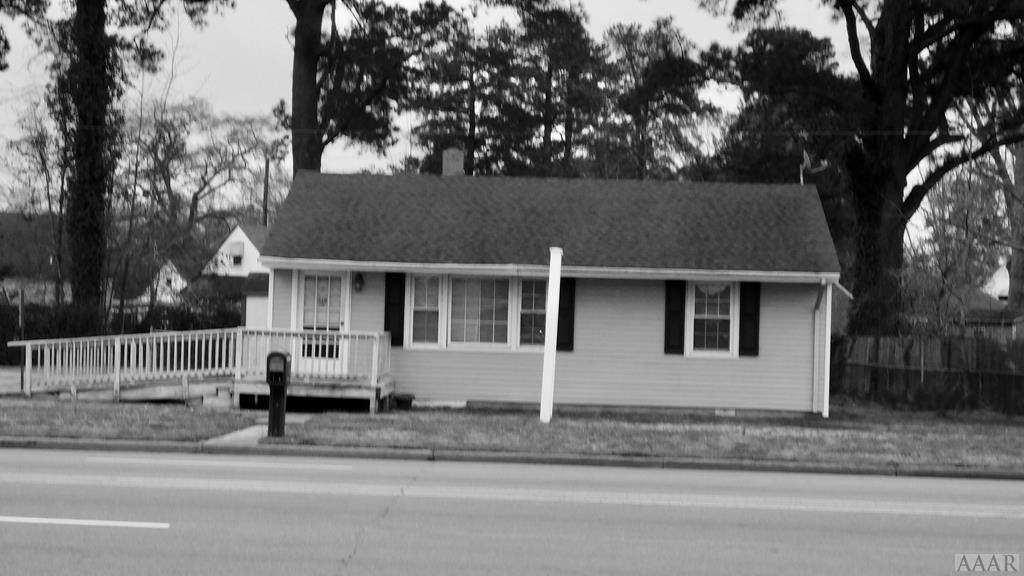 210 Hughes Blvd - Photo 1