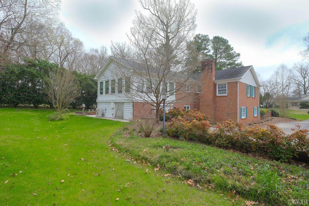 219 Country Club Drive - Photo 1