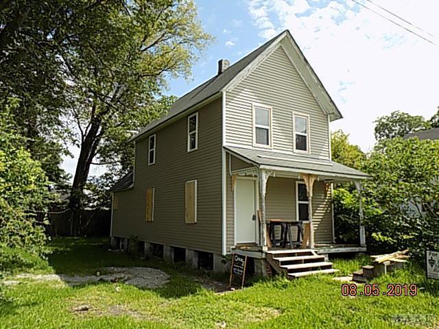 212 Burgess Street - Photo 1