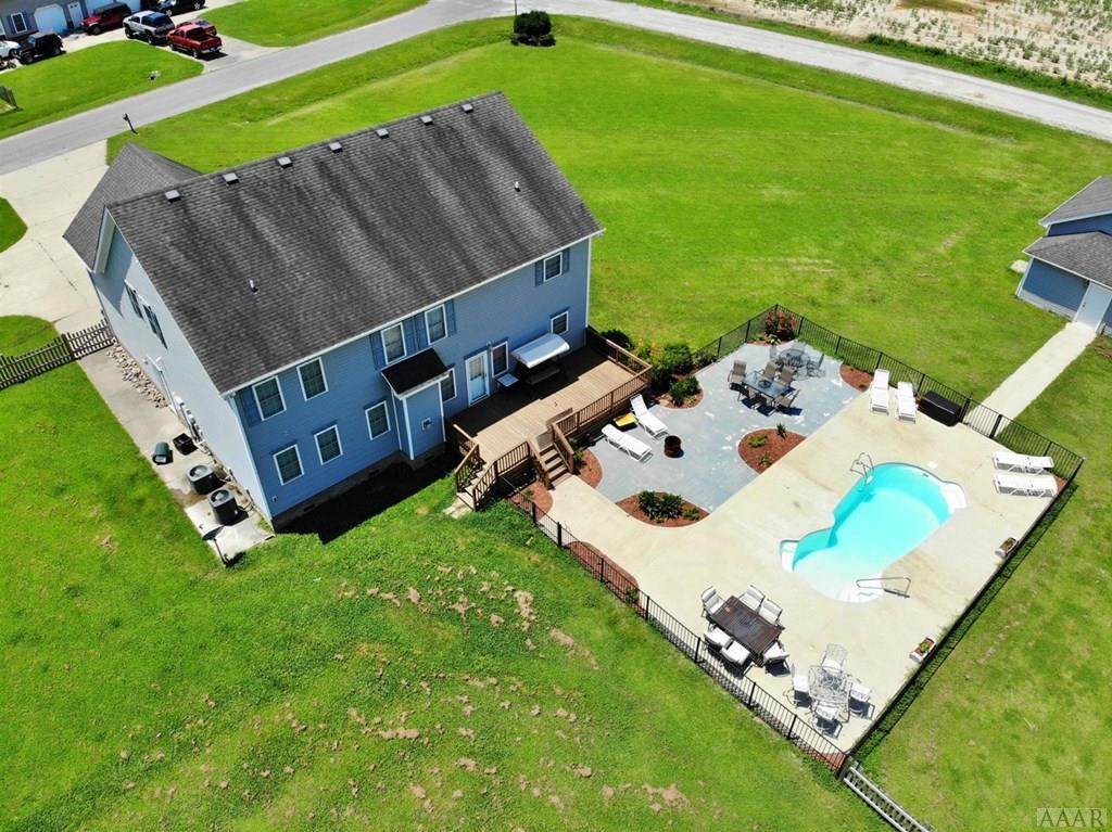 201 Ashley Drive - Photo 1
