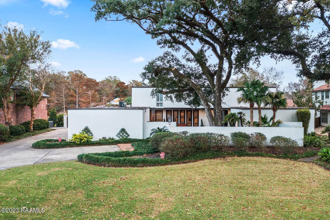 111 Thibodeaux Drive - Photo 1