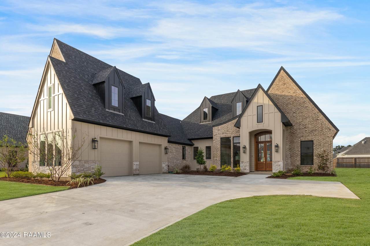 410 Abercrombie Way - Photo 1
