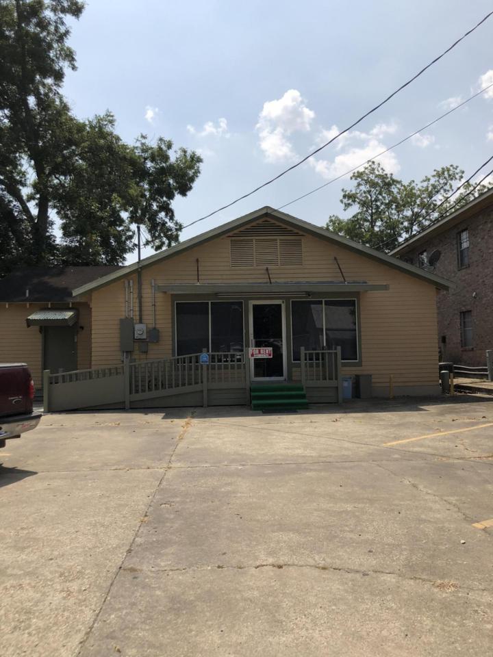 1011 Ave G - Photo 1