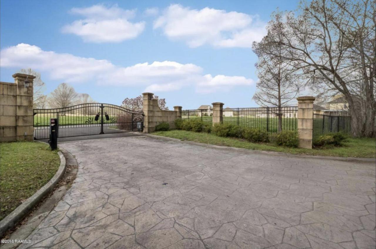 117 Wateredge Circle - Photo 1