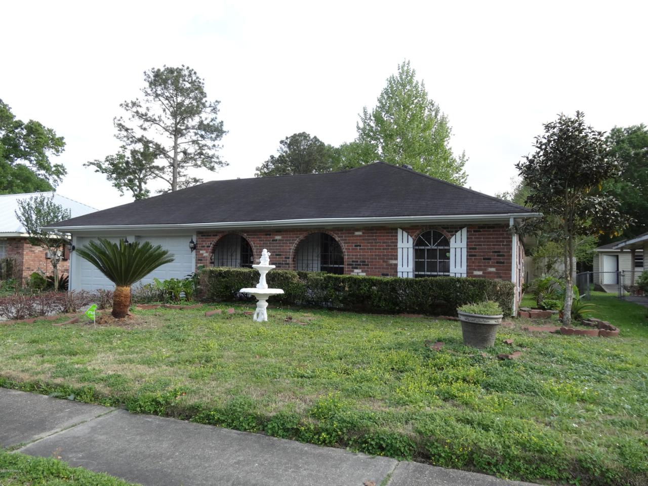 206 Terry Drive - Photo 1