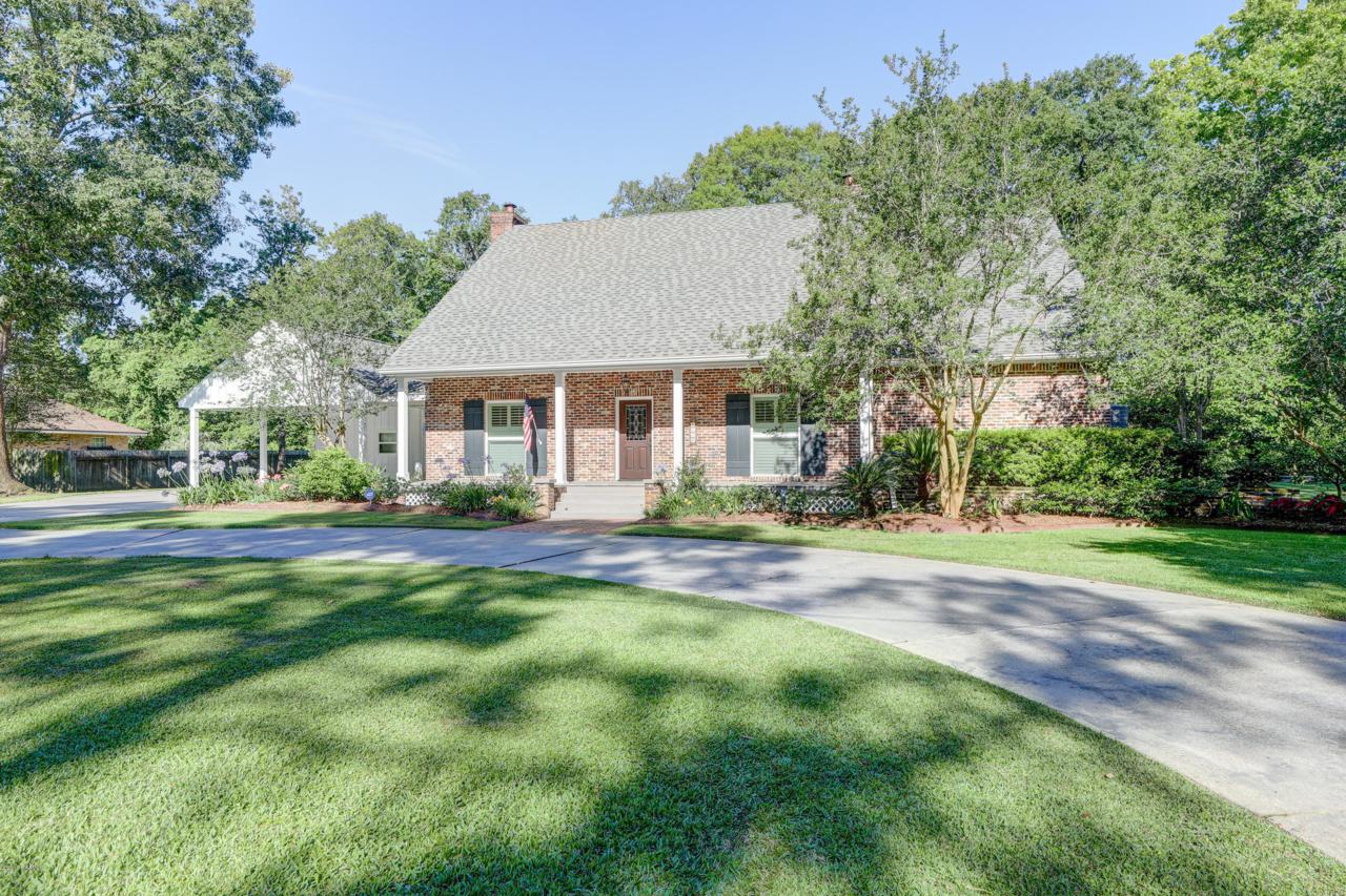 160 Acacia Drive - Photo 1