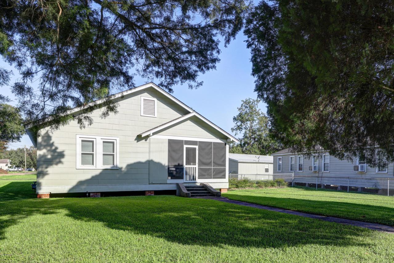 1401 Weber Street - Photo 1