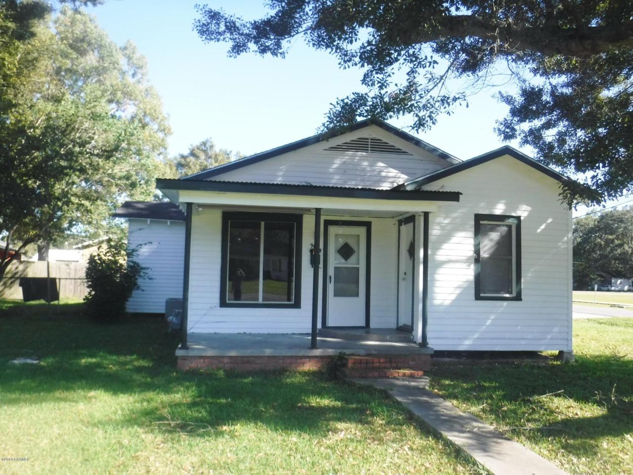 900 Windsor Place - Photo 1