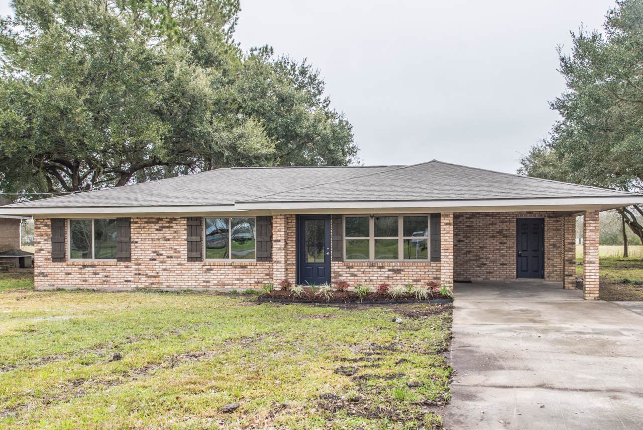 112 Andover Road - Photo 1