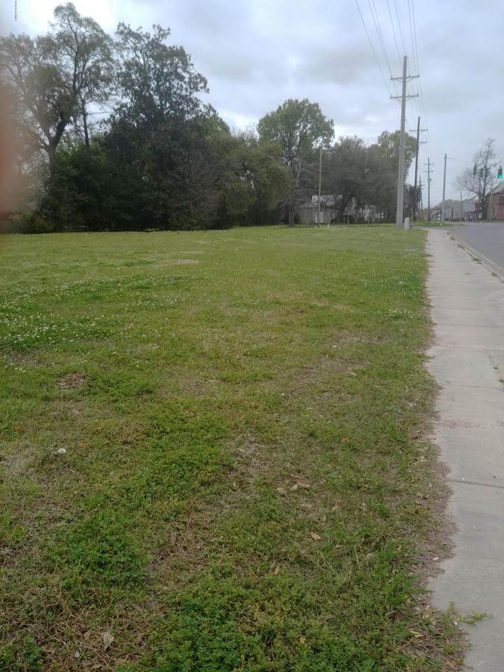 330-17 Railroad Avenue - Photo 1 330-17 Railroad Avenue - Photo 1