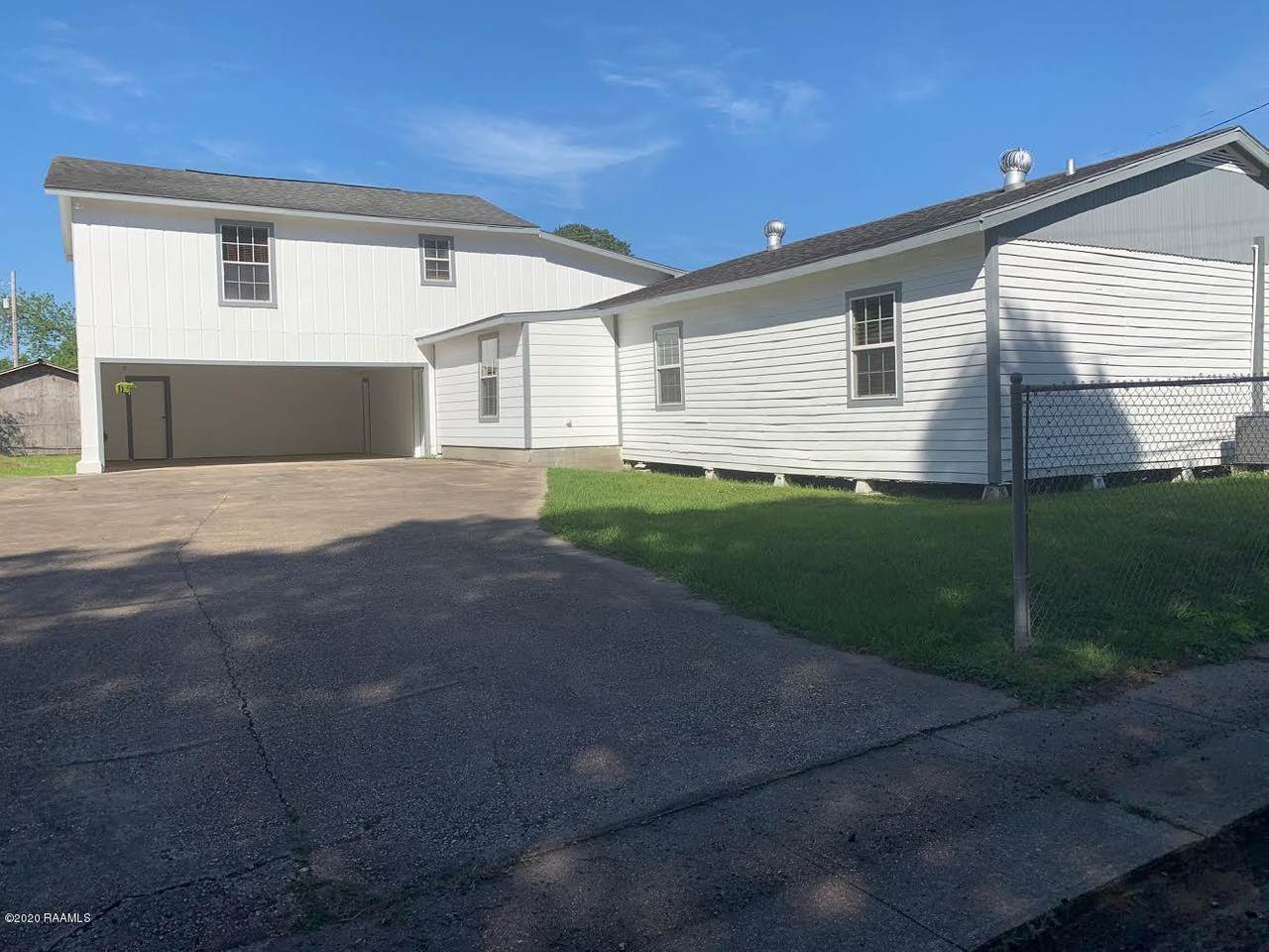 903 Sixteenth Street - Photo 1