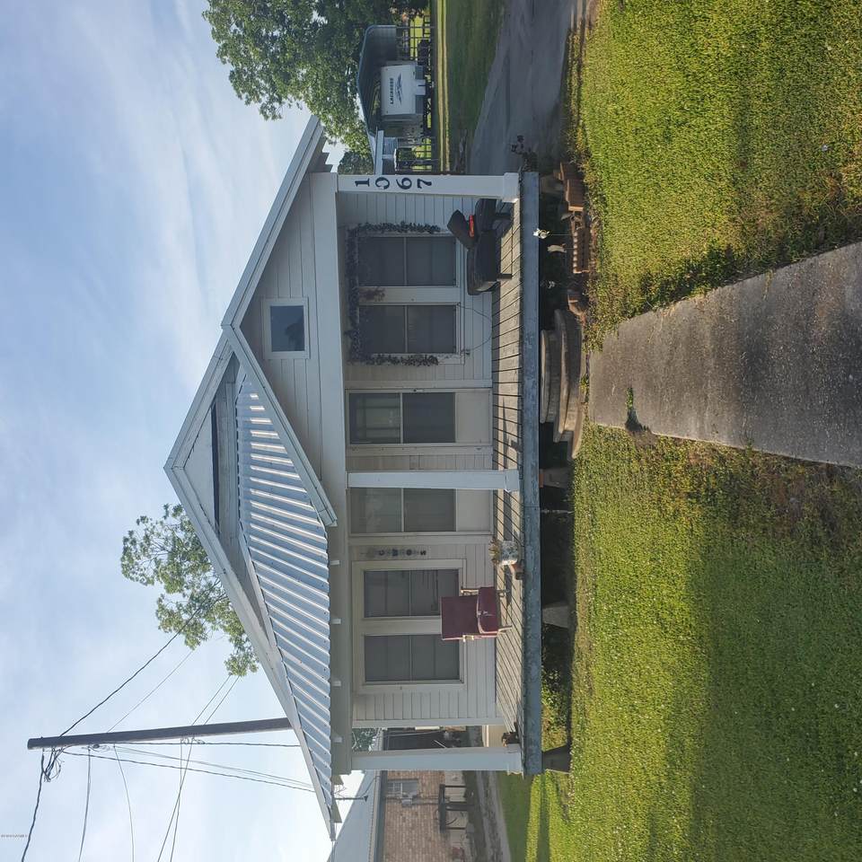 1067 Henderson Hwy - Photo 1 1067 Henderson Hwy - Photo 1