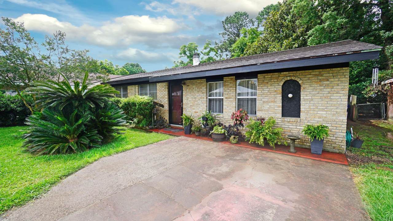 426 Cedar Street - Photo 1