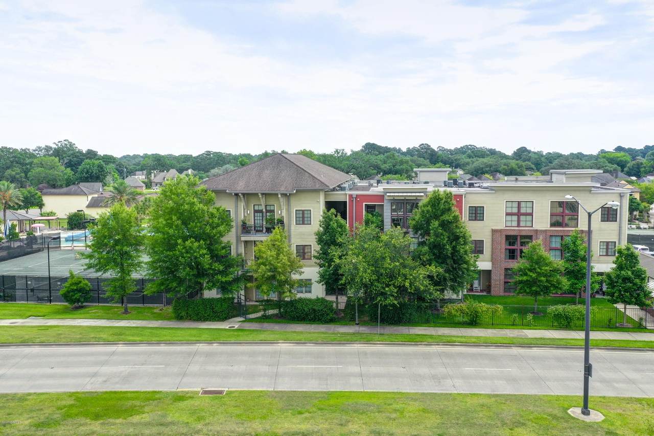 1121 Camellia Boulevard - Photo 1