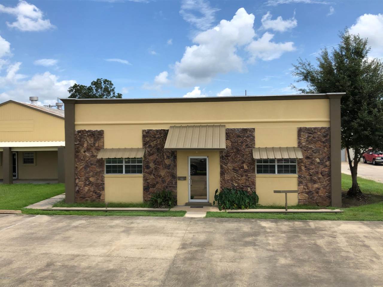 2931 Us 90 - Photo 1