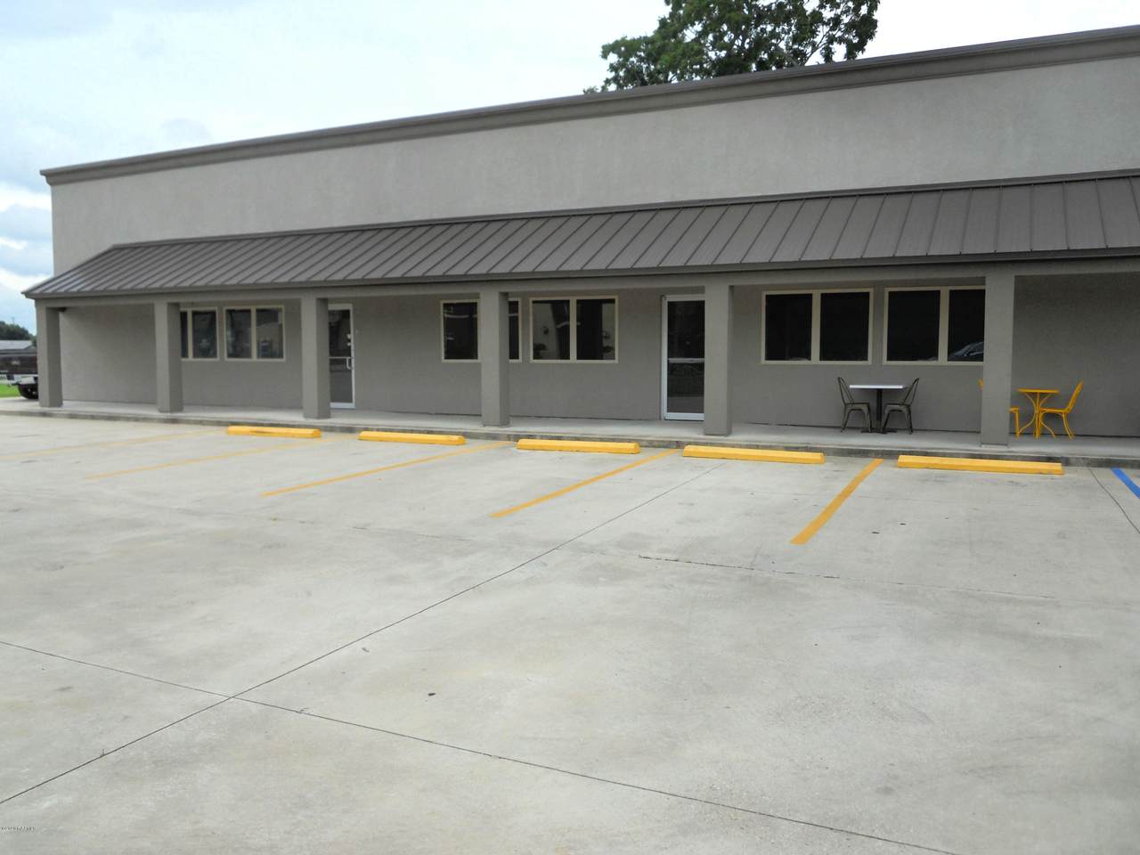 137 Albertson Parkway - Photo 1