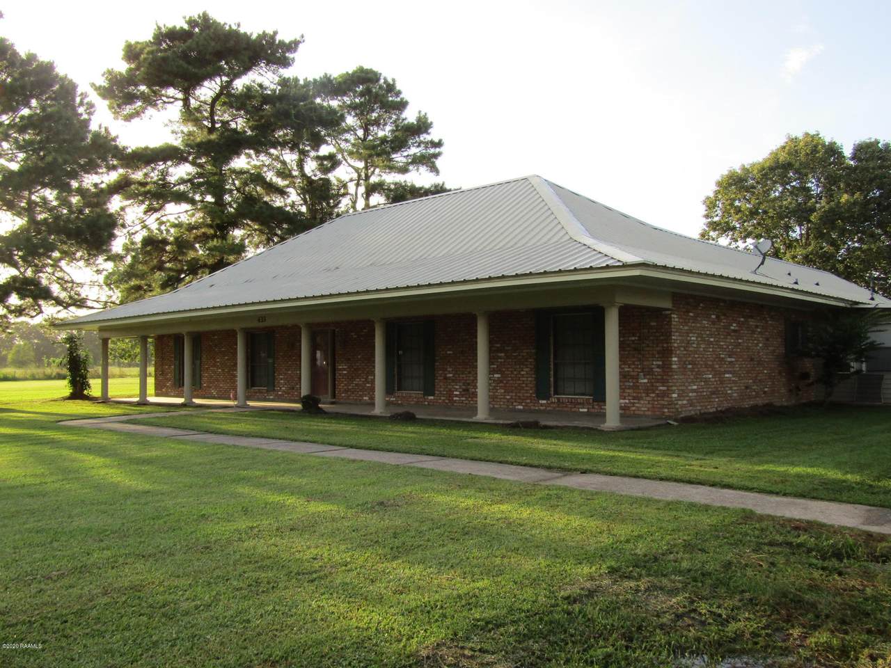 433 Thoroughbred Drive - Photo 1