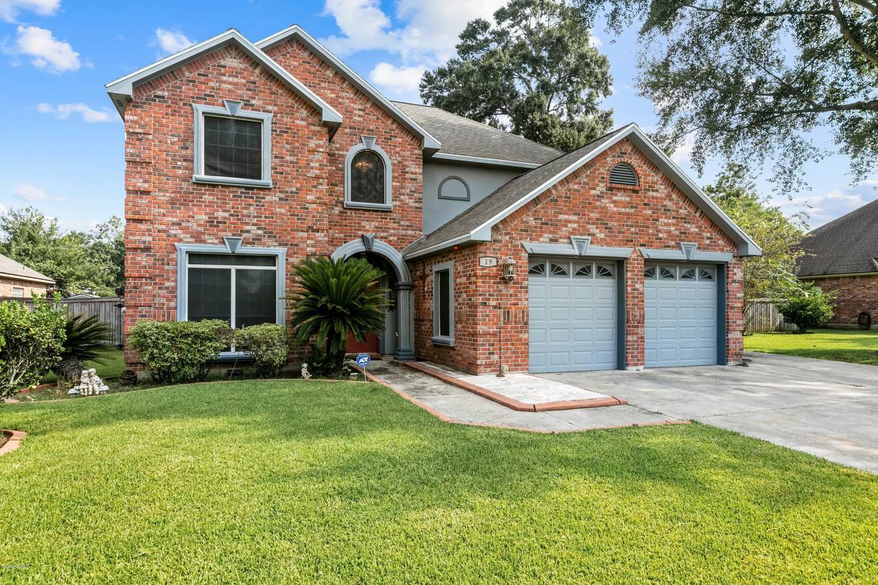 19 Oakthorn Court - Photo 1