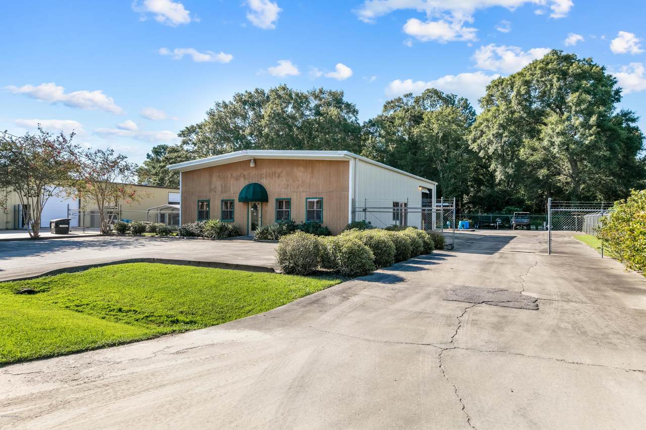 105 Barataria Drive - Photo 1