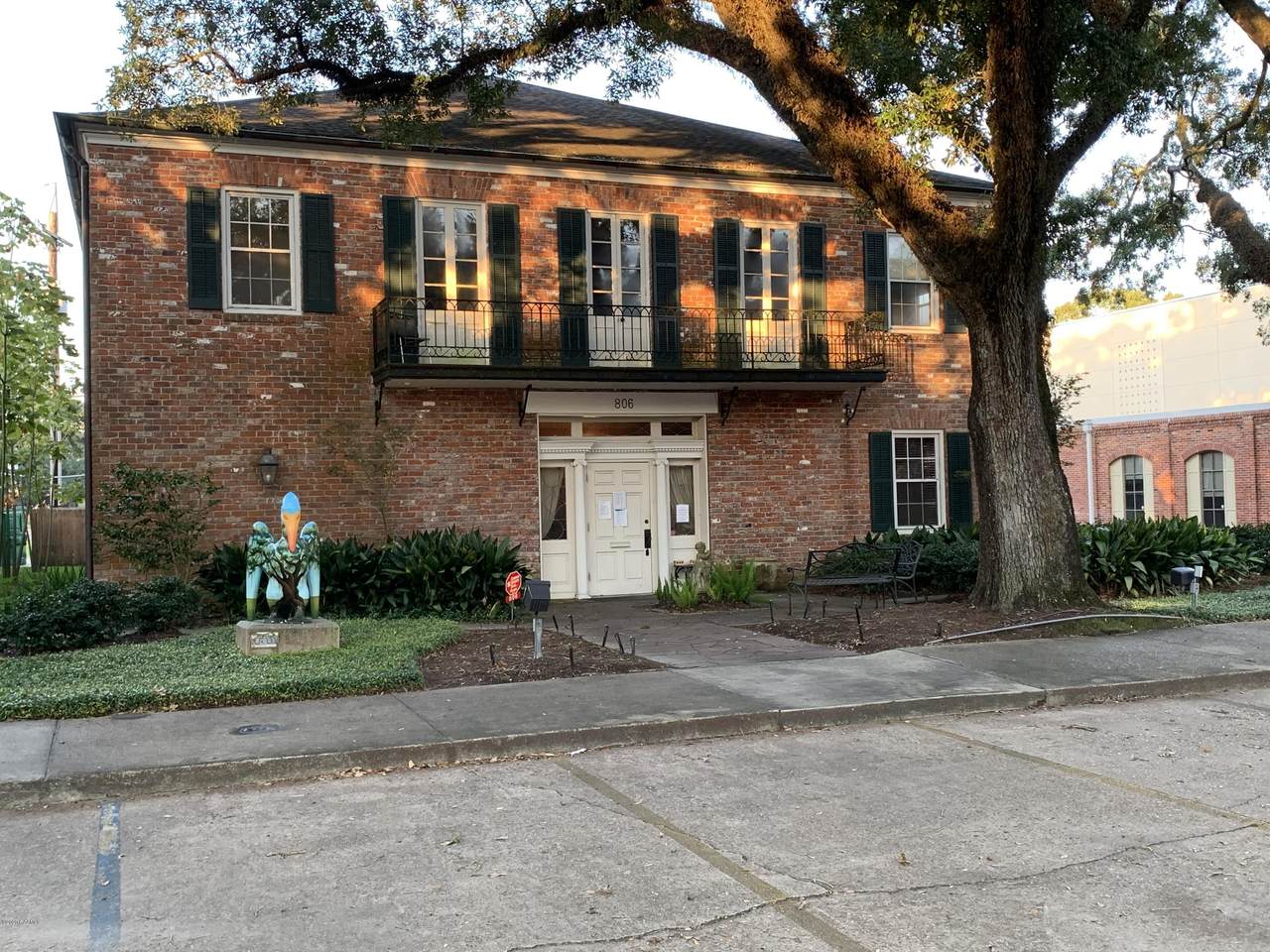806 St. Mary Boulevard - Photo 1