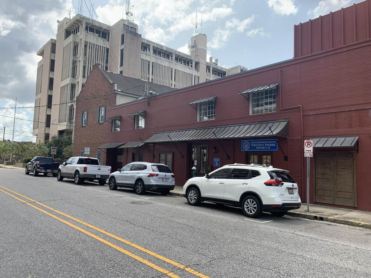 718 Buchanan Street - Photo 1