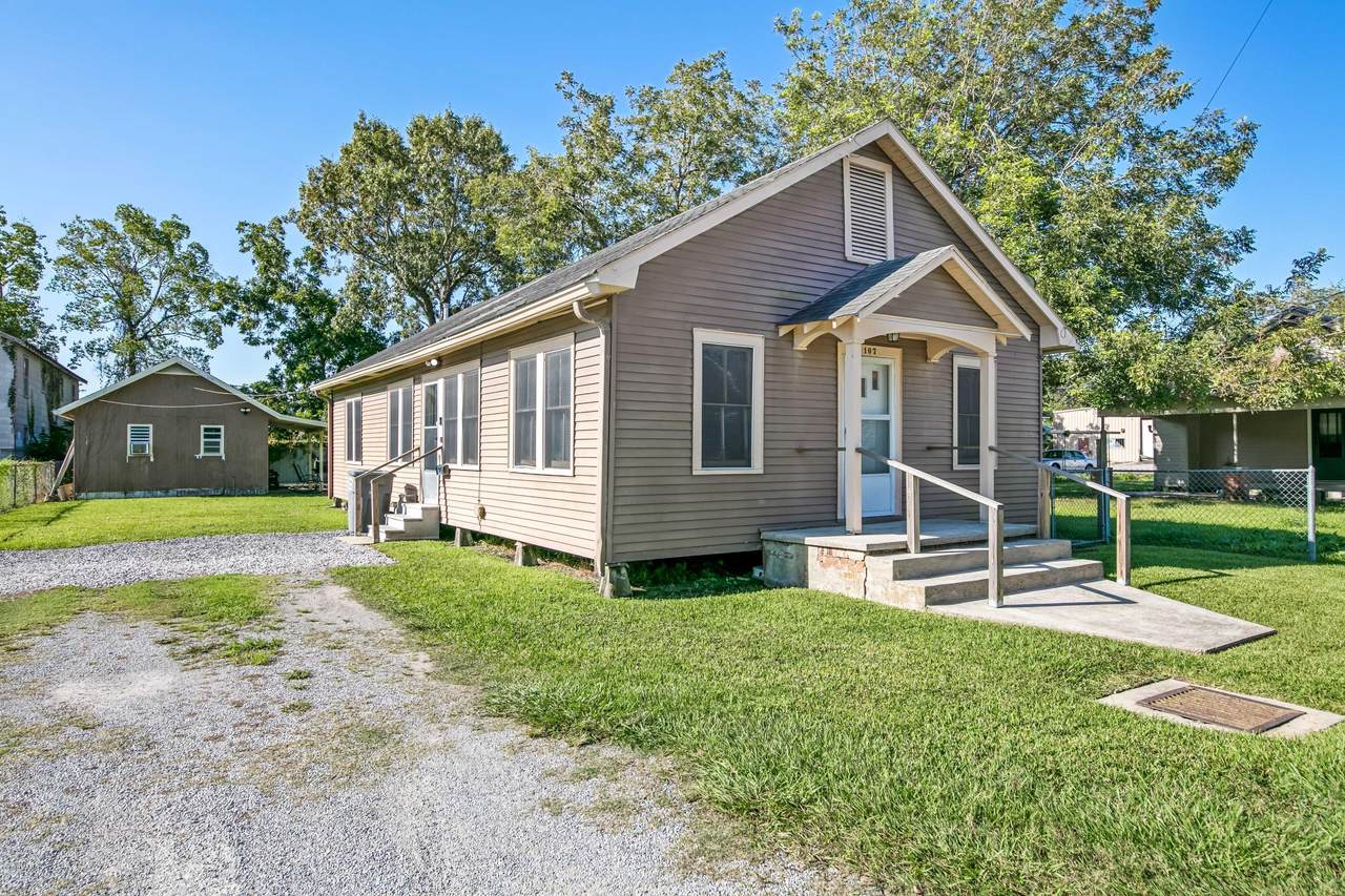 107 1st Street - Photo 1