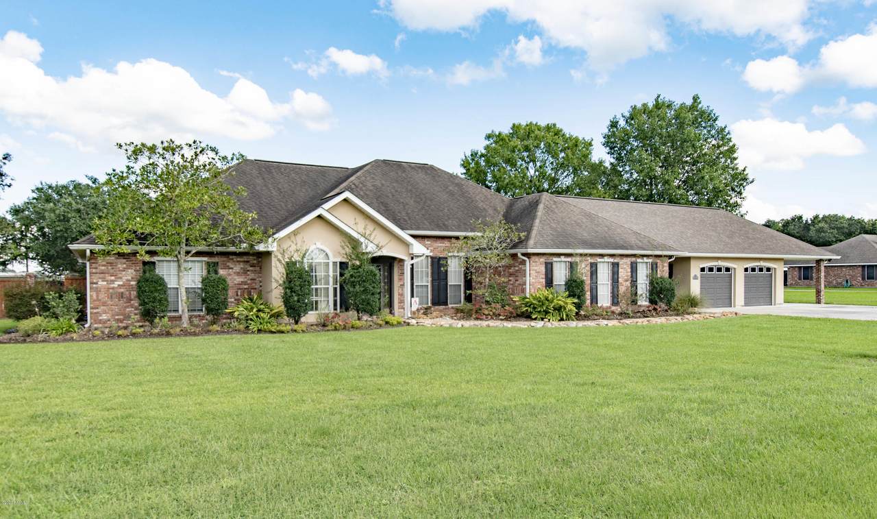 808 Crossland Drive - Photo 1