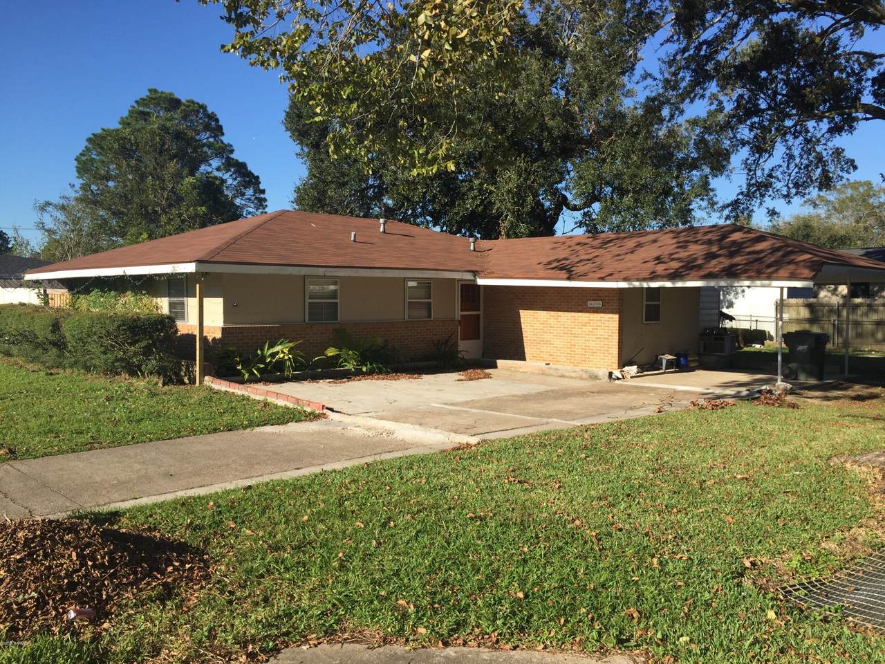 206 Woodcrest Circle - Photo 1