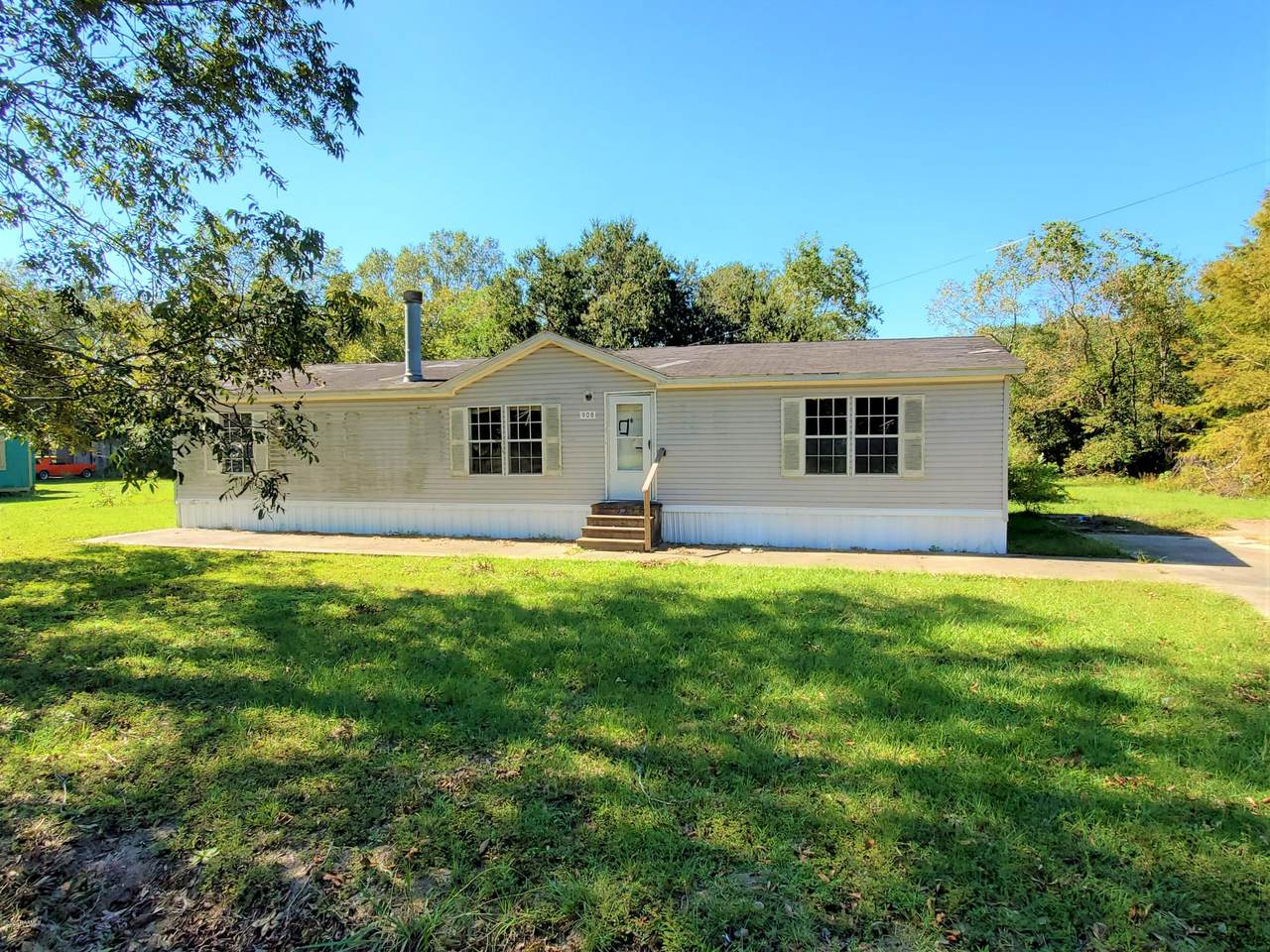 908 Railroad Street - Photo 1