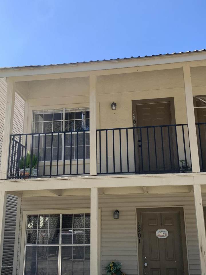 300 Lozes Avenue - Photo 1