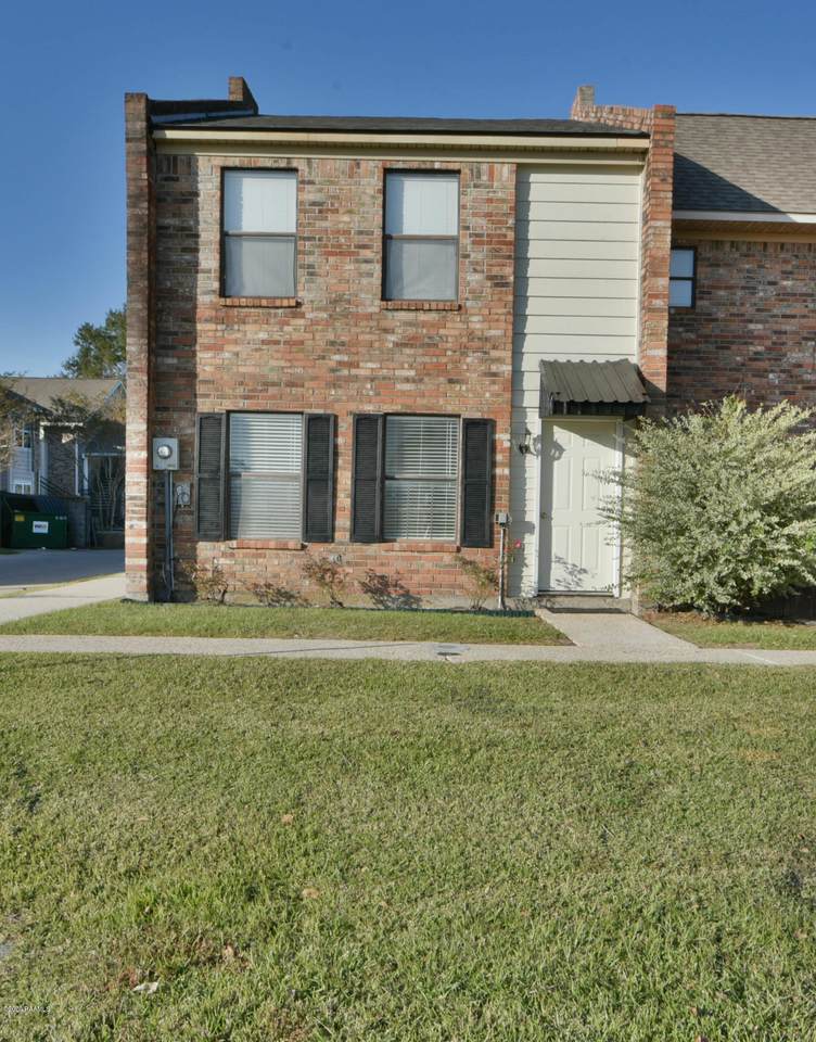 900 Provost Street - Photo 1