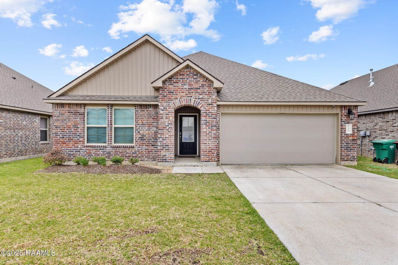 111 Southern Oak Drive - Photo 1