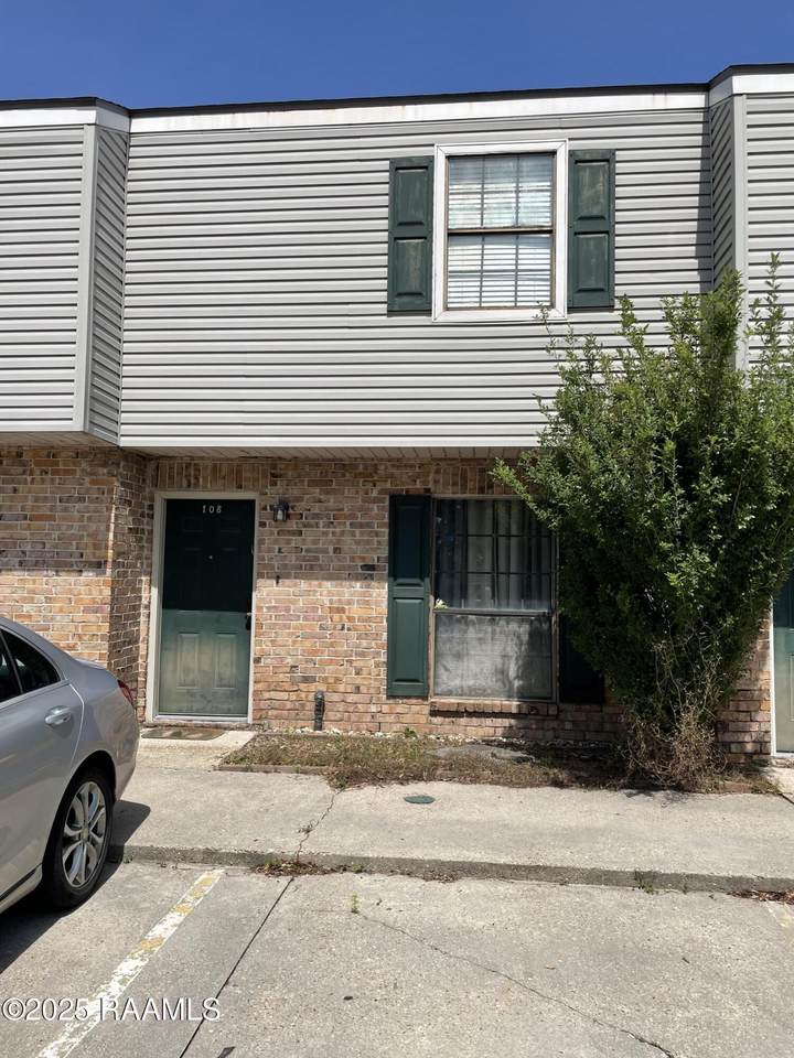 100 Winchester Drive - Photo 1