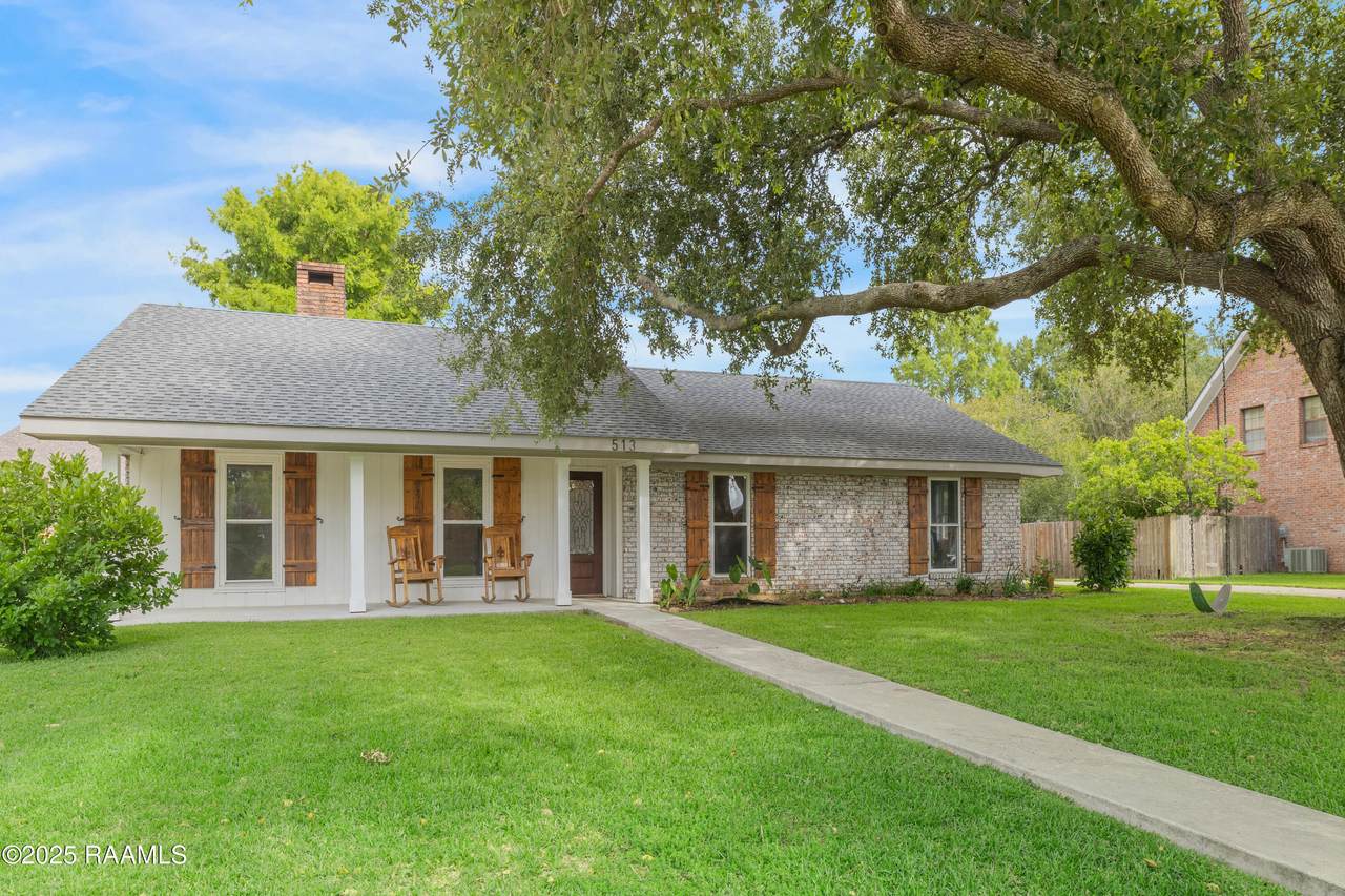513 Emmeline Street - Photo 1