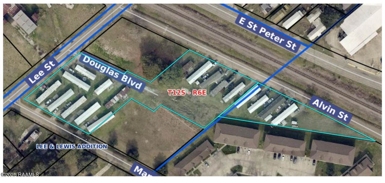 907 Douglas Boulevard - Photo 1