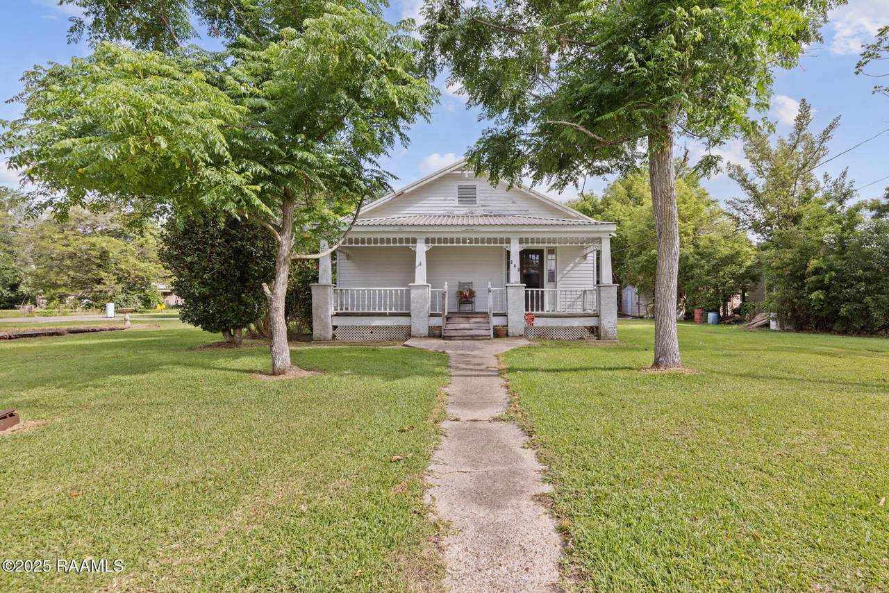 242 Sanaren Street - Photo 1