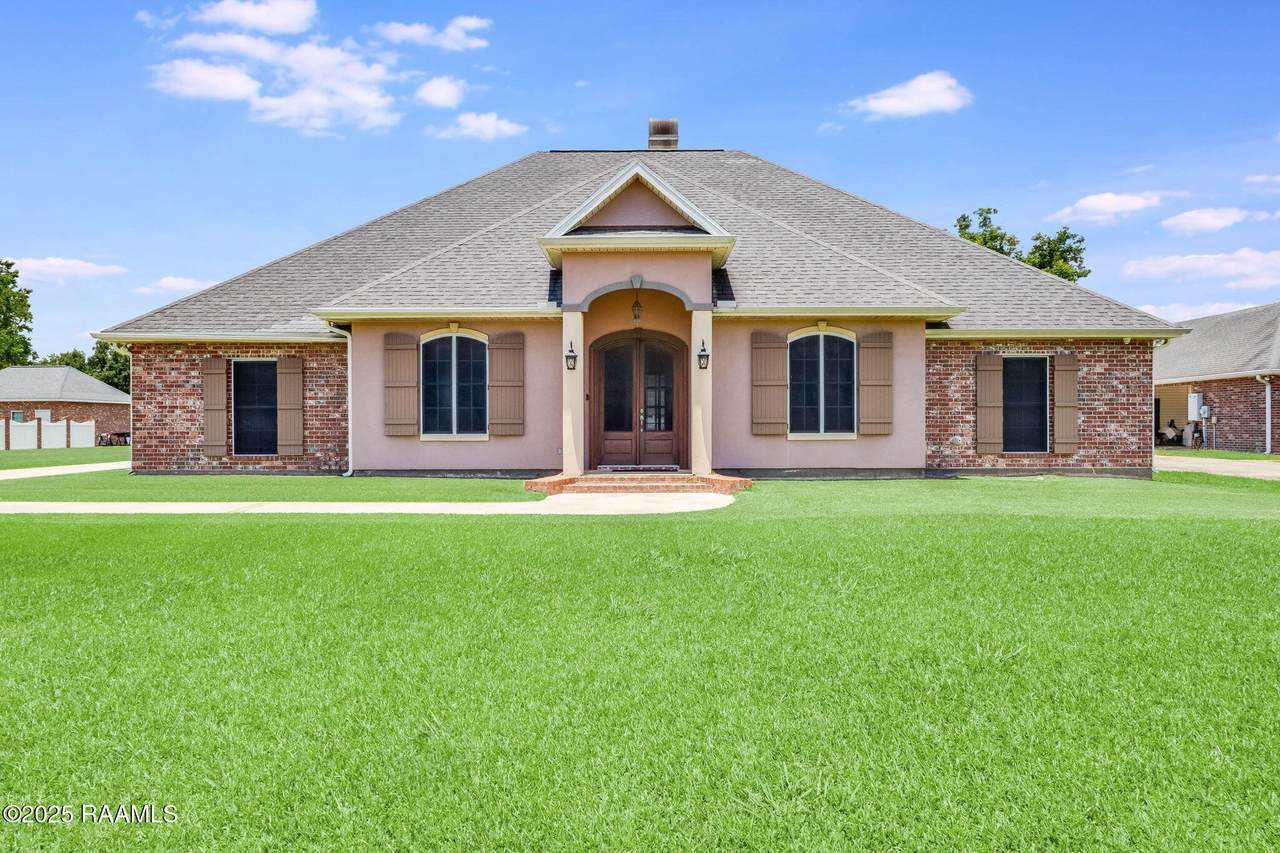 605 Terrell Court - Photo 1