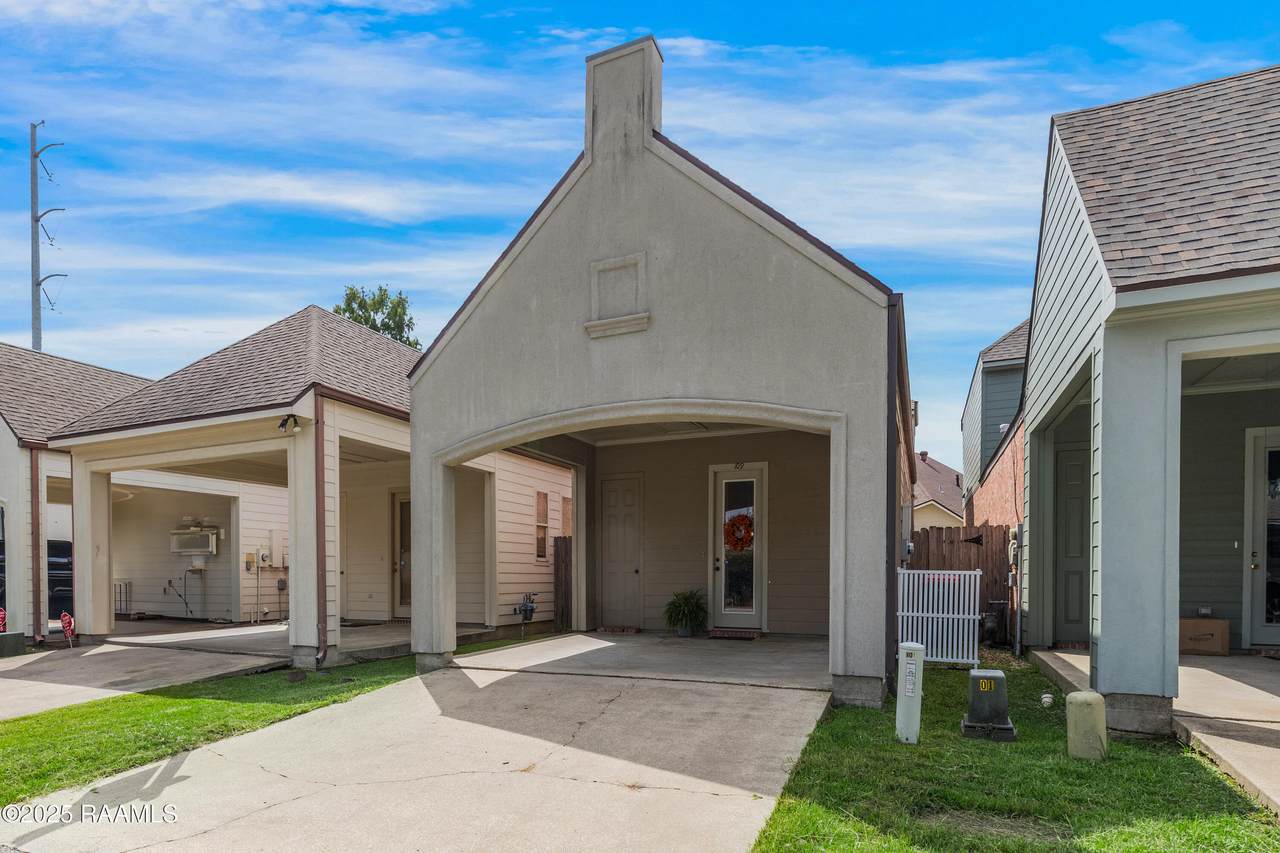 109 Flamingo Row - Photo 1