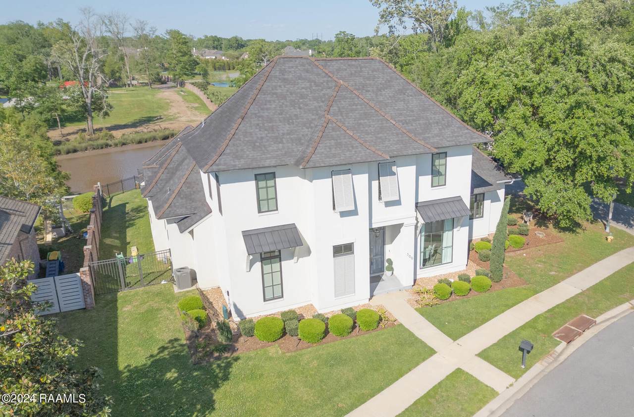 300 Brightwood Drive - Photo 1