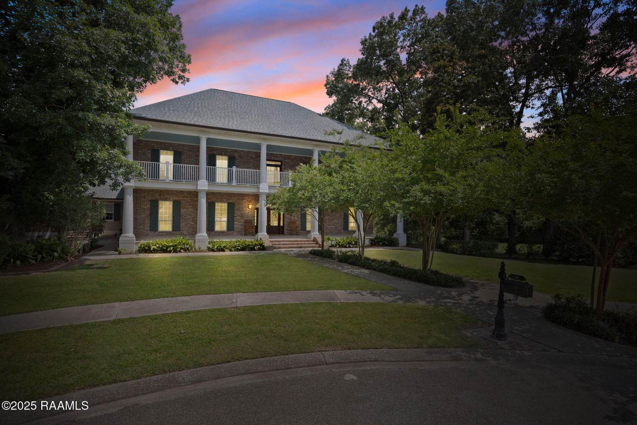 101 Farmington Drive - Photo 1