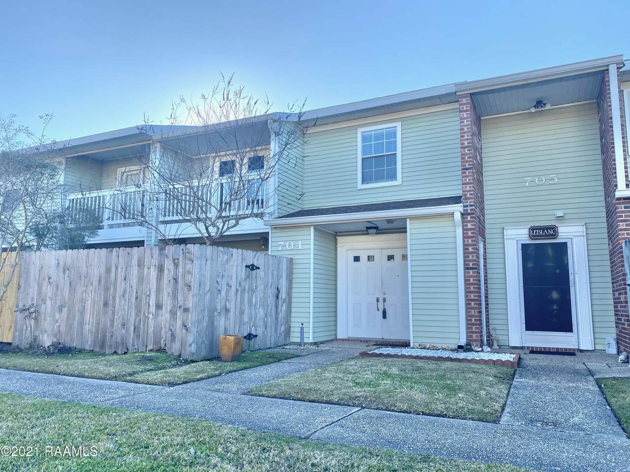 101 Wilbourn - Photo 1